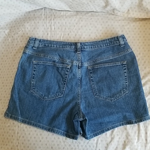 Tommy Hilfiger Mom shorts - Picture 2 of 2